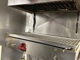 une grille en acier inoxydable dans une cuisine professionnelle