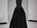 une robe noire sur un mannequin mannequin mannequin mannequin mannequin mannequin mannequin mannequin mannequin mannequin