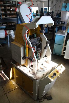 1 machine à rotativer et à emboitage - sans marque apparente