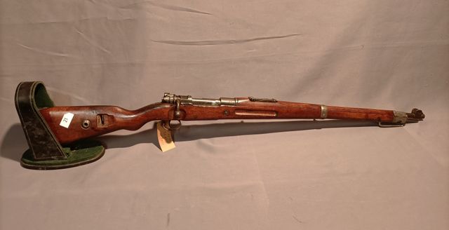 Catégorie C : Fusil MAUSER 98AZ. Calibre 8x60. Numéro de série 32