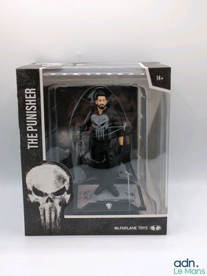 La figurine « Punish » contenue dans la boîte est prête à entrer en action.