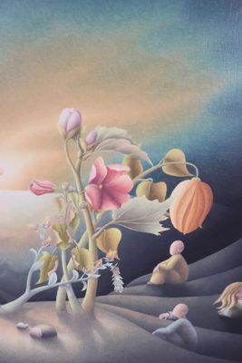 un tableau représentant un arbre d'où poussent des fleurs