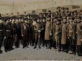 une vieille photo représentant un groupe d'hommes en uniforme militaire