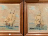 deux tableaux encadrés représentant un voilier et un bateau sur l'eau