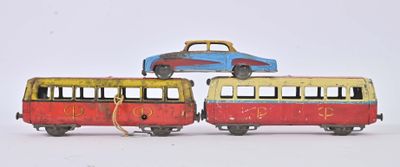 Portugal ?, de Sousa Automotrice double et voiture en tôle p…