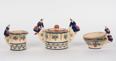 LA HUBAUDIERE à Quimper. Tête à tête en faience polychrome, …