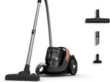 une photo en noir et blanc d'un aspirateur et une photo en noir et blanc d'une personne