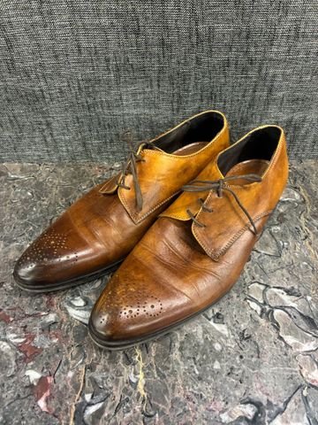 VERO CUOIO - Paire de chaussures en cuir marron à lacets. Pointur...