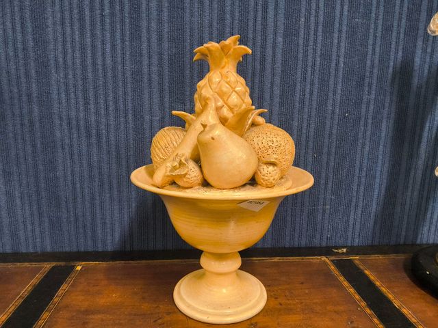 JEAN ROGER Paris (XXeme) - Coupe avec ananas et fruits en céramiq...