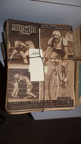 Lot de 210 revues sportives des années 1037, 1938, 1939, 1947, 19...