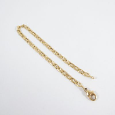 a gold chain with a clasp on a white background