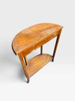 Petite console en demi-lune en noyer et incrustation de bois… (photo 4)