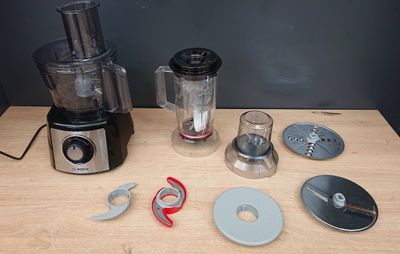 Robot multifonctions BOSCH MULTI TALENT MCM3501M - Noir et i…