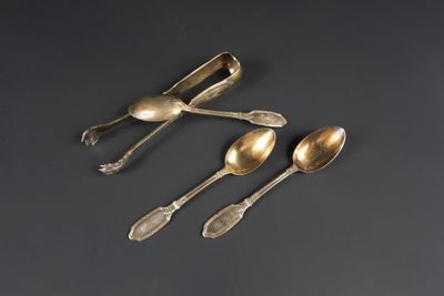 Écrin comprenant 12 petites cuillères et une pince à sucre e… - Photo 1