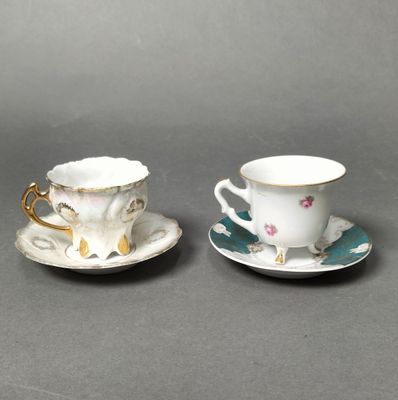 Lot de porcelaine comprenant : - Tasse et une sous-tasse en …