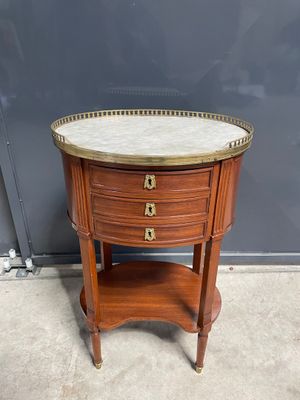 Table chiffonnière en bois et placage de bois, ouvrant par trois tiroi - Photo 1