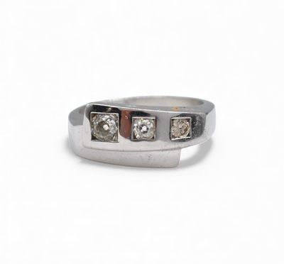 an image of a ring with three diamonds on it