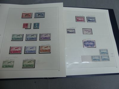 la photo d'un livre avec des timbres