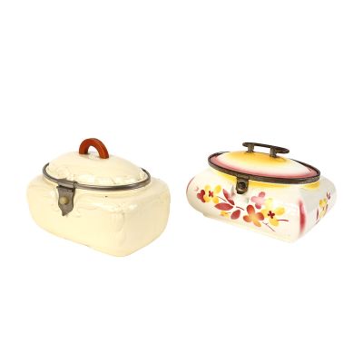 two small containers that are sitting next to each other