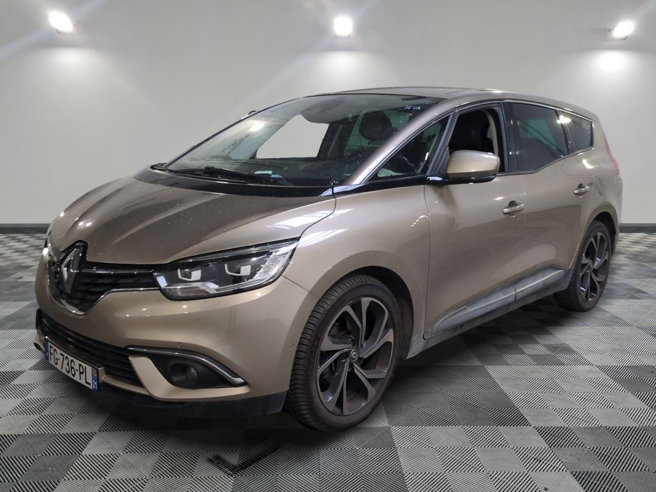 Renault Grand Scenic Blue dCi 120 EDC Intens - Monospace familial moderne