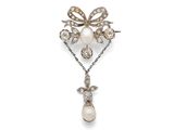 une broche ancienne en perles et diamants