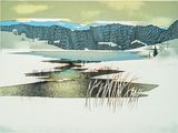 une photo d'une photo d'un lac sous la neige