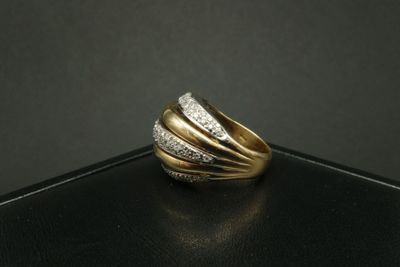 Bague en or jaune 750 sertie de trois rangées de diamants po…