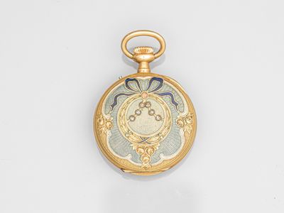 une image d'une montre de poche en or sur une surface blanche
