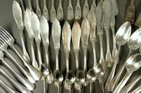 Lot d'argenterie comprenant : douze fourchettes et douze cou… (photo 4)
