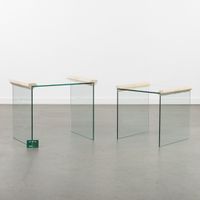Ensemble de deux tables gigognes ou d'appoint, dans le style… (photo 2)