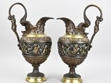 paire de vases anciens en laiton, munis d'anses