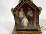 une image miniature d'une crèche avec un bébé dedans