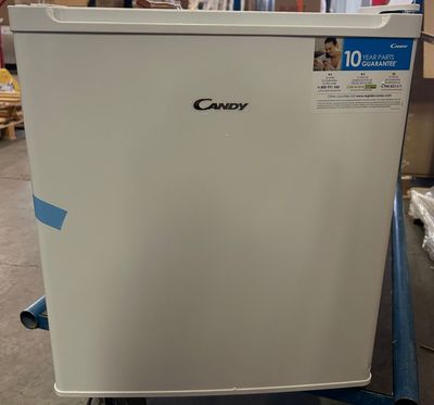 206 /  Réfrigérateur table top 40 L - CANDY - CFL050EN - Blanc, poigné