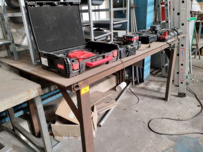 Etabli métal, - Photo 1