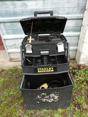 Caisse à outils STANLEY : Matériel de ramonage pour les poêles à granu - Photo 1