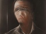 portrait d'un homme en chemise blanche sur fond noir