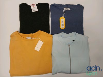 Lot composé de 3 pulls et 1 t-shirt pour homme - JAQK - BAIE…
