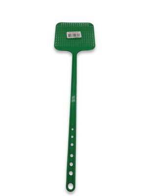 une spatule en plastique verte avec un manche en plastique, sur fond blanc