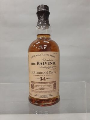 une bouteille de The Balvenie Caribbean Cask