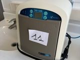 une petite machine posée sur un comptoir