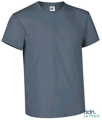 une image représentant un t-shirt bleu sur fond blanc