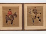 deux tableaux représentant des hommes à cheval sur un mur blanc