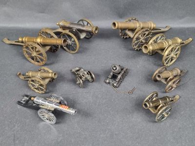 Lot de 10 canons miniatures diverses matières dont métal et …