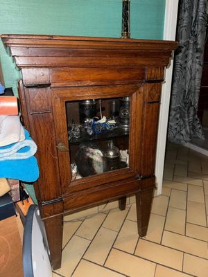 PETITE VITRINE sur pieds en bois et porte avant et flancs vi…