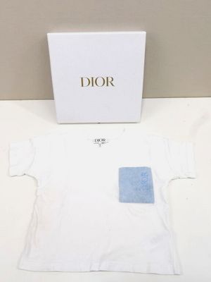 T-shirt blanc Dior avec un écusson bleu