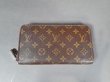 louis vuitton zippy wallet in brown and tan