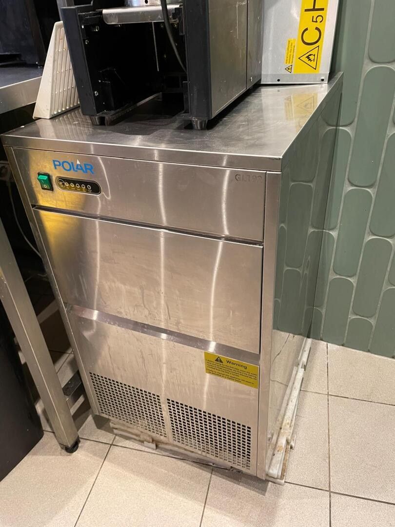 Machine à glaçons POLAR modèle GL192
