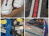 de nombreuses photos différentes d'une paire de skis et d'une paire de skis