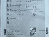 un document sur lequel figure la photo d'une personne