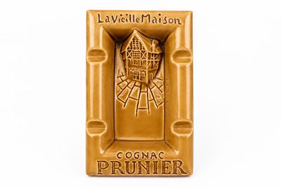 brown chocolate bar with a picture of a castle in the middle of it